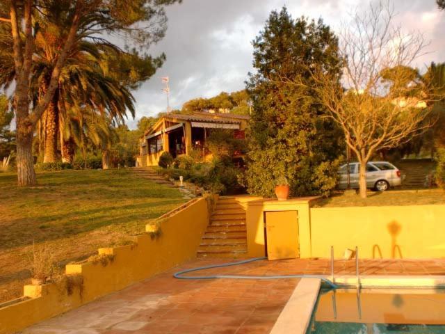 Puig Gros Hotel Montras Exterior photo